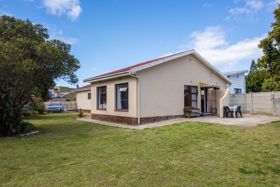 3 Bedroom Property for Sale in Heiderand Western Cape